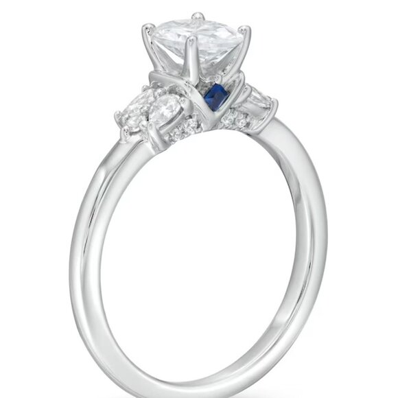 $5559 Vera Wang Love Collection 1ctTW Oval Diamond Tri-sides 14K White Gold Ring - Picture 2 of 14